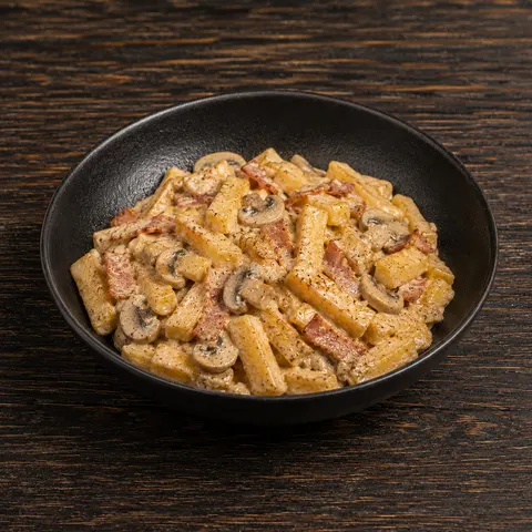 Жареный картофель с грибами и беконом